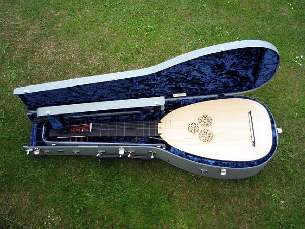Telescopic theorbo case by Kingham MTM Cases